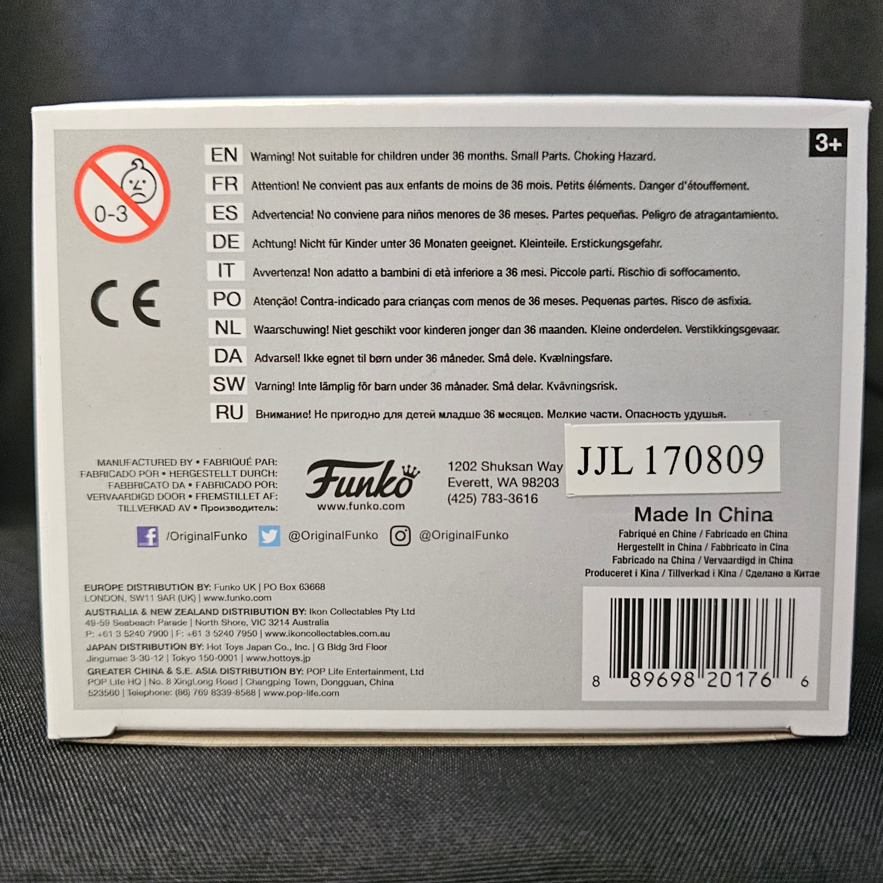 It Pop! Vinyl Figure Pennywise with Boat [Sepia Chase] [472] - Fugitive Toys