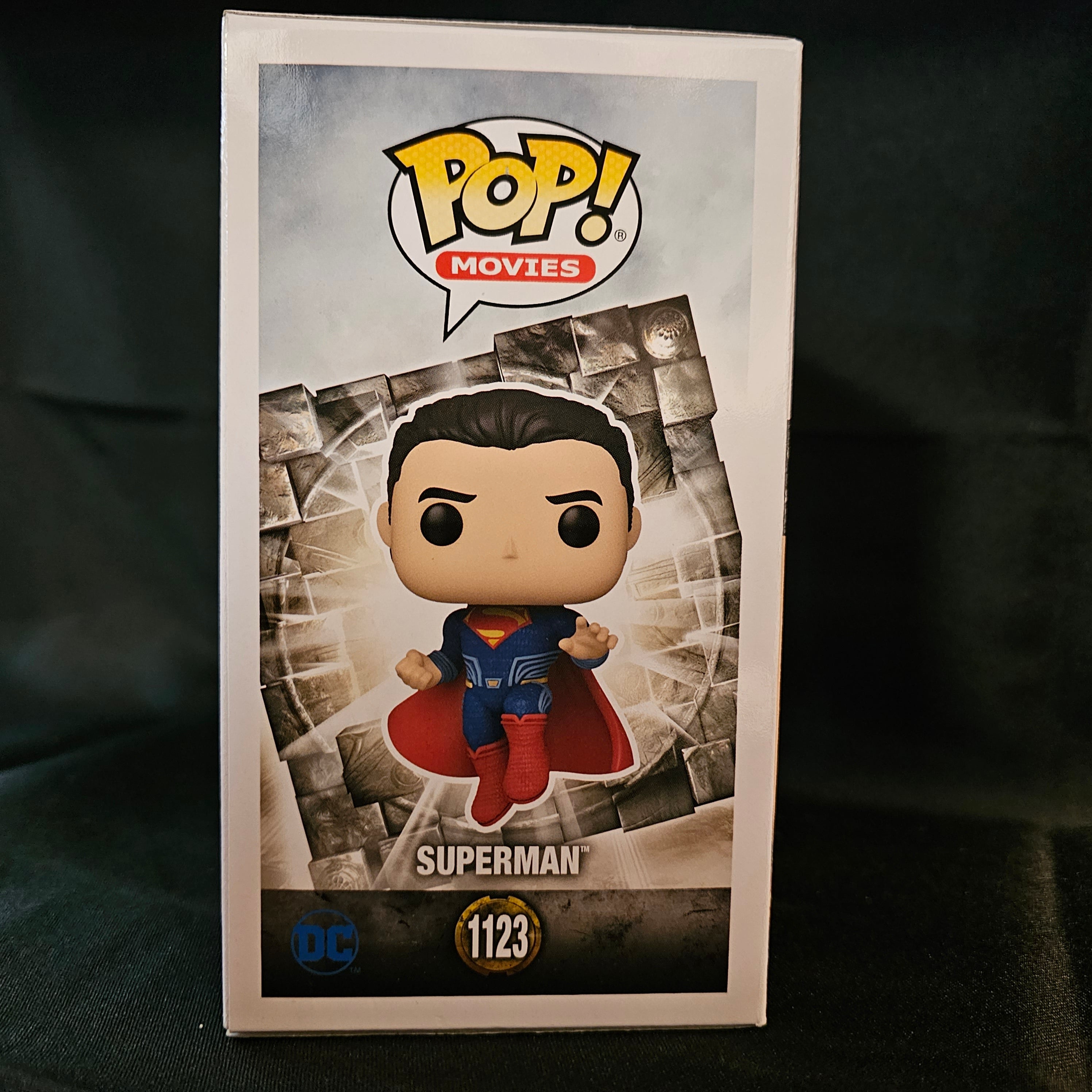 Justice League Pop! Vinyl Figure Superman [Flying] [GITD] [Chase] [1123] - Fugitive Toys