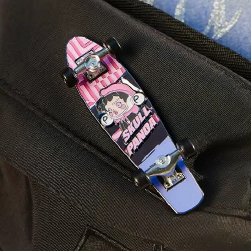 POP MART SKULLPANDA Hypepanda Idol Trainee Finger Skateboard Badge - Fugitive Toys