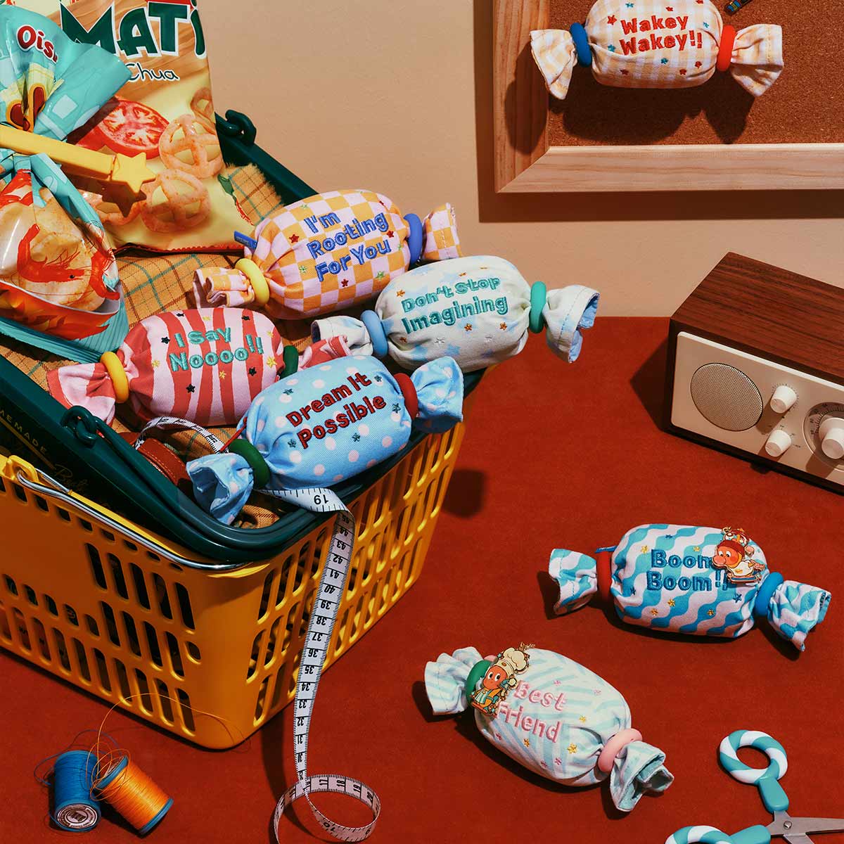 POP MART Twinkle Twinkle Be a Little Star Series-Mini Bag Pendant [1 Sealed Case] - Fugitive Toys