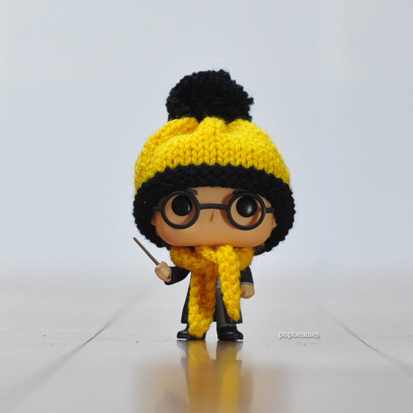 Pop! Apparel Knitted Beanie & Scarf Set [Hufflepuff] - Fugitive Toys