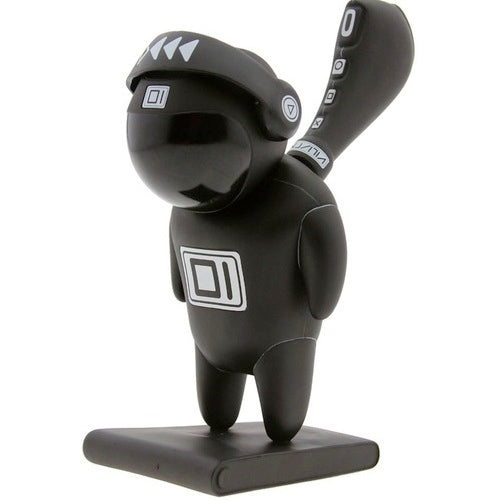 Kaching Brands Quadrics 001 Vinyl Figure Black by Maxim Zhestkov - Fugitive Toys